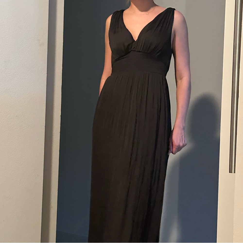 Purchased: no tag  Model Avg. Size 2 (small) Height of model: 5’4 weight: 110